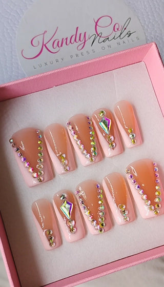 Short Pink French Tip Press On Nails – Classic Nude & Pink Manicure for Effortless Elegance